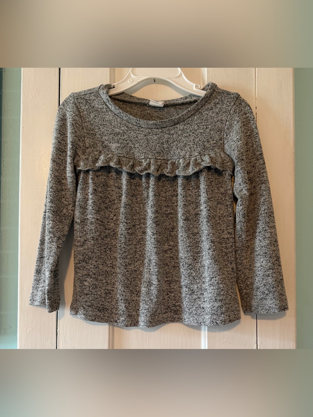 GAP Toddler Girls’ Gray Marled Ruffle-Front Long Sleeve Tee - Size: 2T